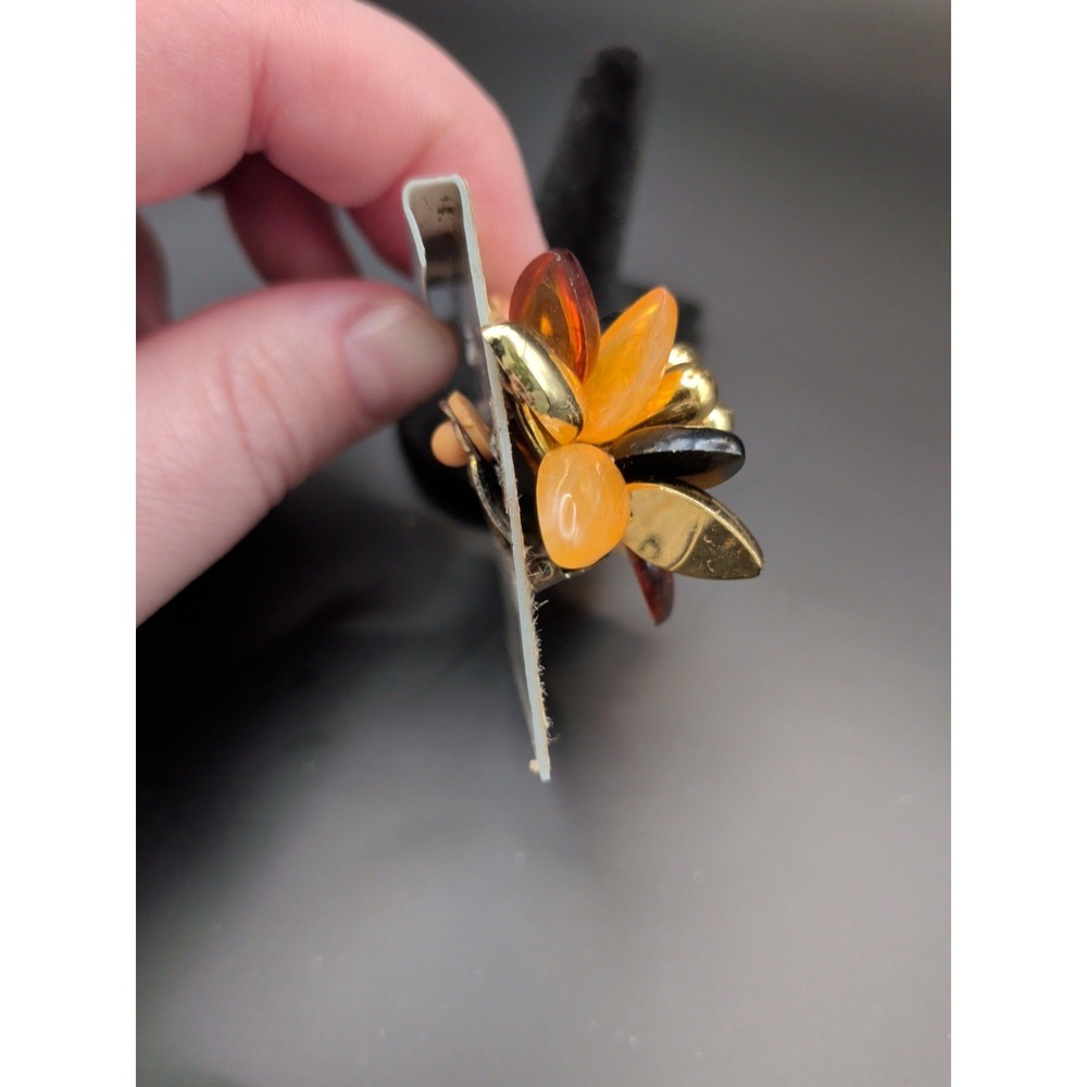 Vintage Impulse Clip On Earrings In Gold Tones - Picture 3 of 3